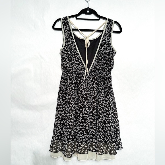 Rosebud x Francesca’s Cat Print Layered Drawstring Waist Mini Dress Size Medium - Picture 3 of 9